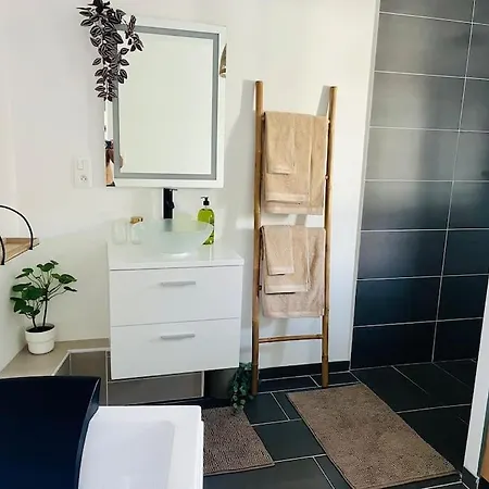 Glamour Equipe Avec Balneo Et Sauna