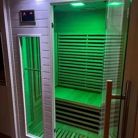 Glamour Equipe Avec Balneo Et Sauna Apartament Nancy