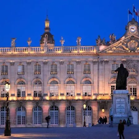 Appartement Glamour Equipe Avec Balneo Et Sauna Nancy