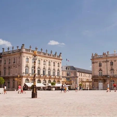 Glamour Equipe Avec Balneo Et Sauna