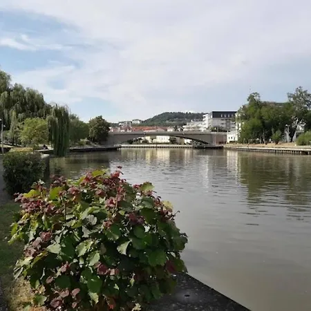 Glamour Equipe Avec Balneo Et Sauna Appartement Nancy