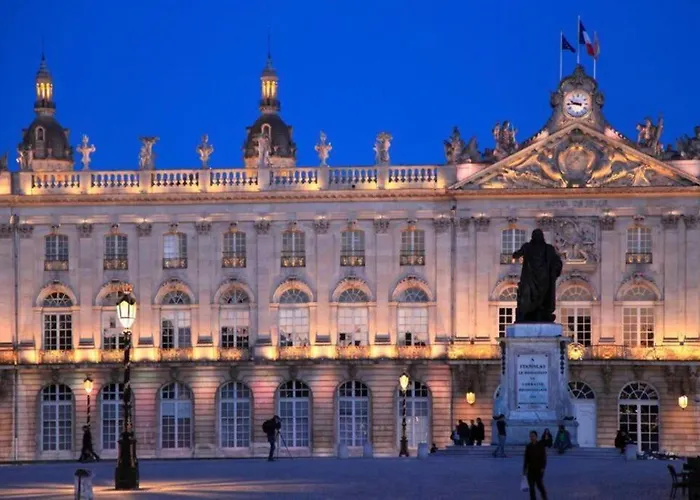 Lejlighed Glamour Equipe Avec Balneo Et Sauna Nancy