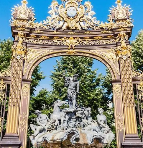 Διαμέρισμα Glamour Equipe Avec Balneo Et Sauna Νανσύ